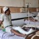 नूंह में हमले के बाद अस्पताल में भर्ती घायल परिवार के सदस्य