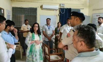 परीक्षा केंद्रों का जायजा लेती डीसी अनुपमा अंजली।