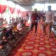 उंनिदा हनुमान मंदिर में आयोजित विशाल भंडारे में प्रसाद ग्रहण करते श्रद्धालु।