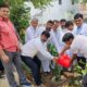 अटेली में आरती सिंह राव के जन्मदिन पर मार्केट कमेटी परिसर में पौधारोपण करते अतिथि।